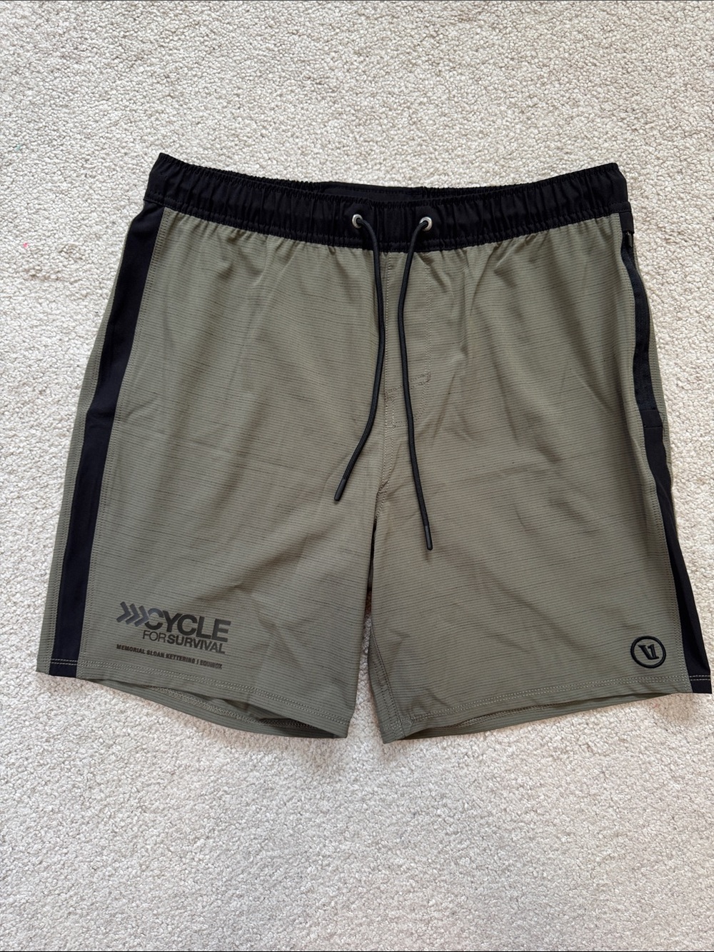 Vuori Men's Branded Gym Training Shorts 7" Lightweight Grey SzM